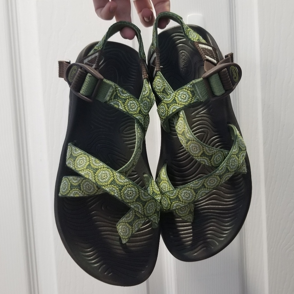Chaco, Womens 8 with RARE lizard logo badge